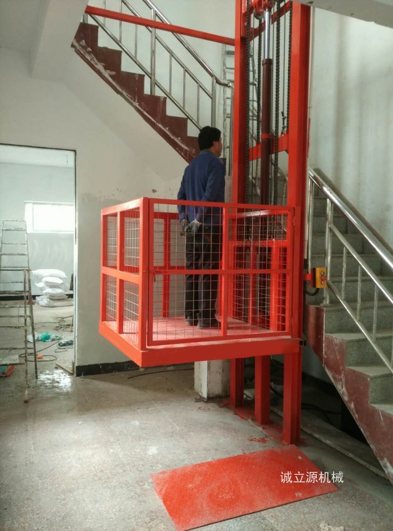 單體導軌式升降平台